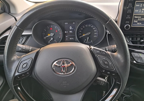 Toyota C-HR cena 83900 przebieg: 38800, rok produkcji 2019 z Kościan małe 67